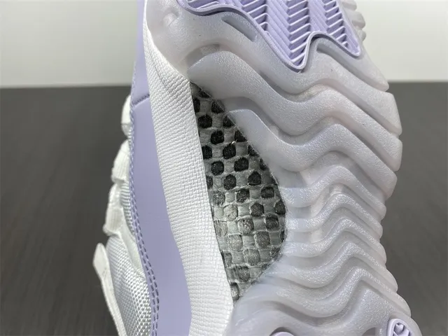 Air Jordan 11 Lavender Patent Leather Basketball Shoes 4