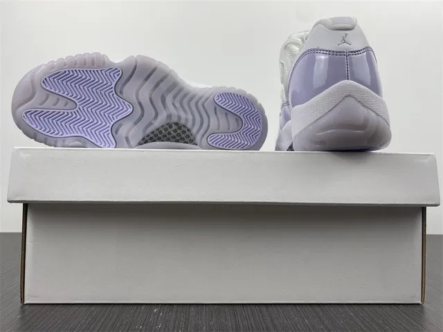 Air Jordan 11 Lavender Patent Leather Basketball Shoes 12