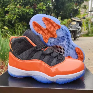 Air Jordan 11 Zapatillas de Baloncesto de Cuero Patentado Naranja Negro