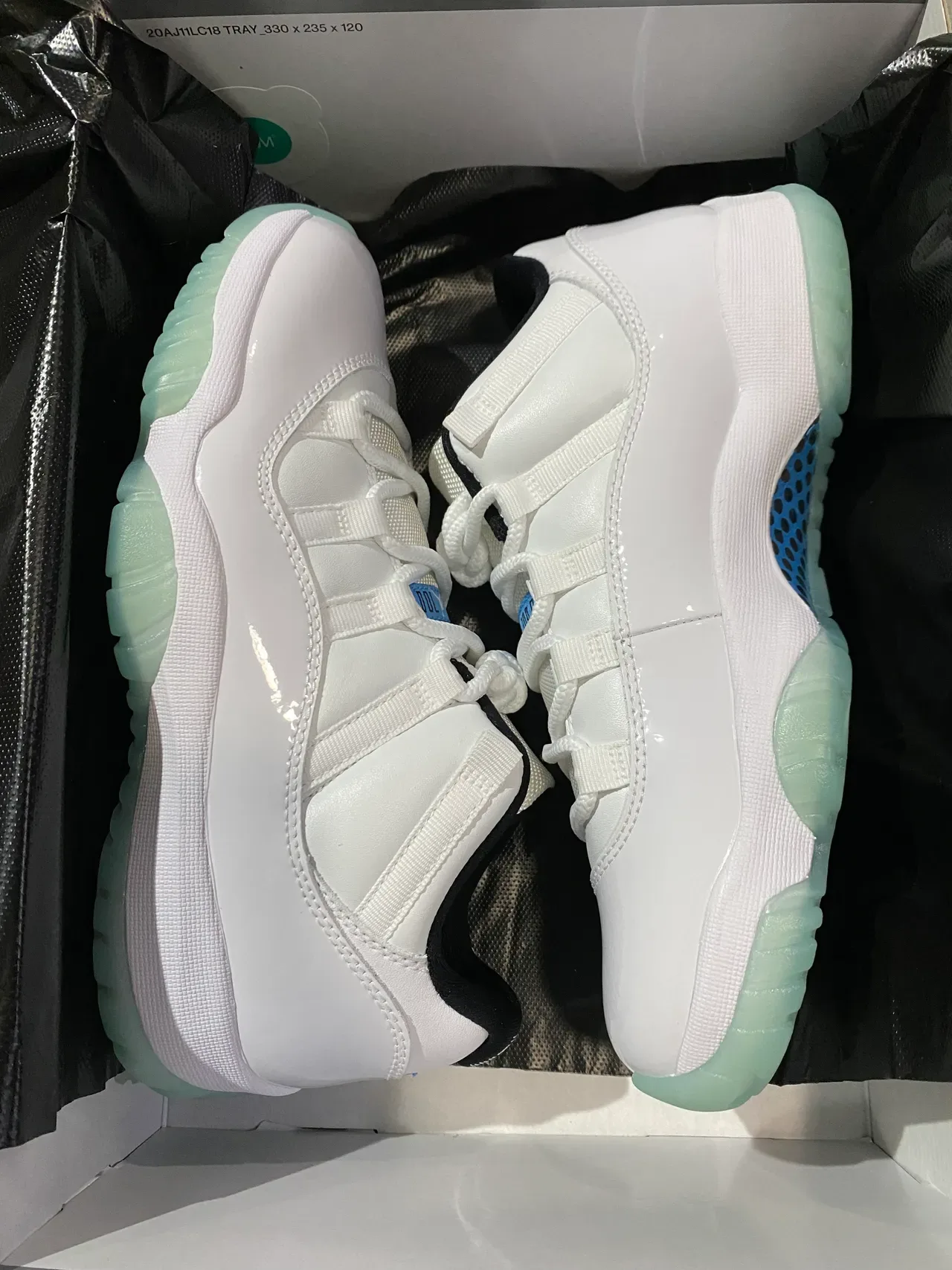Air Jordan 11 Tênis de basquete branco e verde menta 7