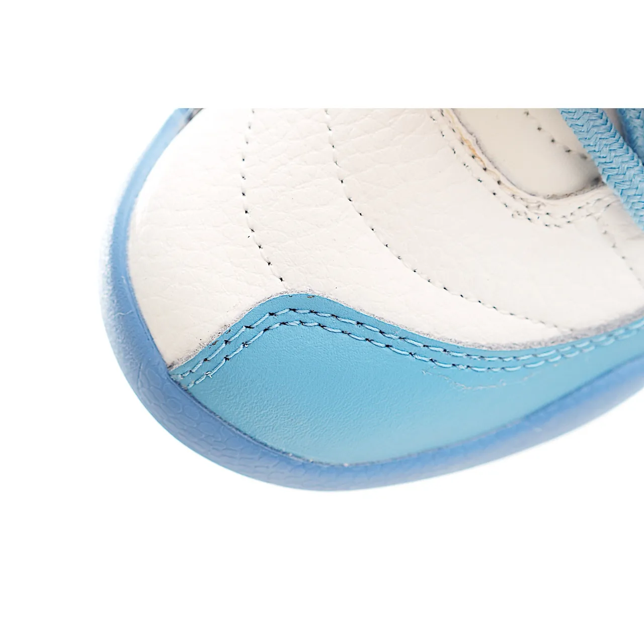 Chaussures de basketball pour enfants Air Jordan 12 blanc et bleu 9