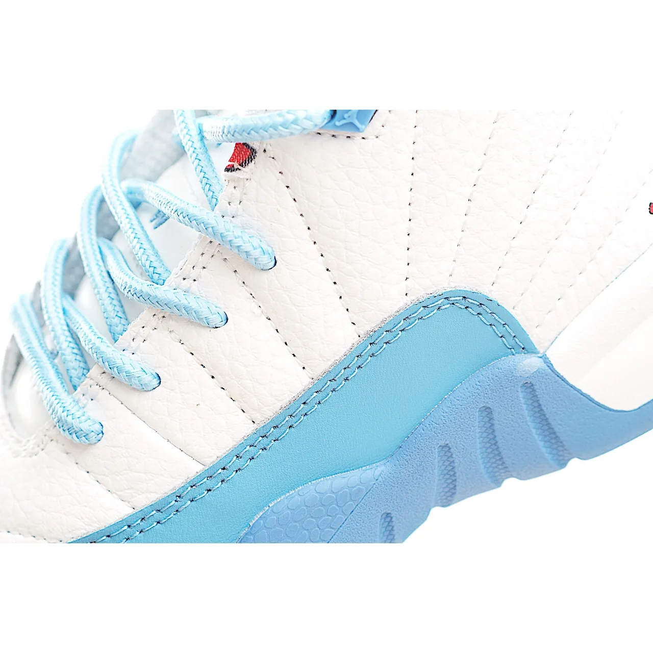 Chaussures de basketball pour enfants Air Jordan 12 blanc et bleu 11