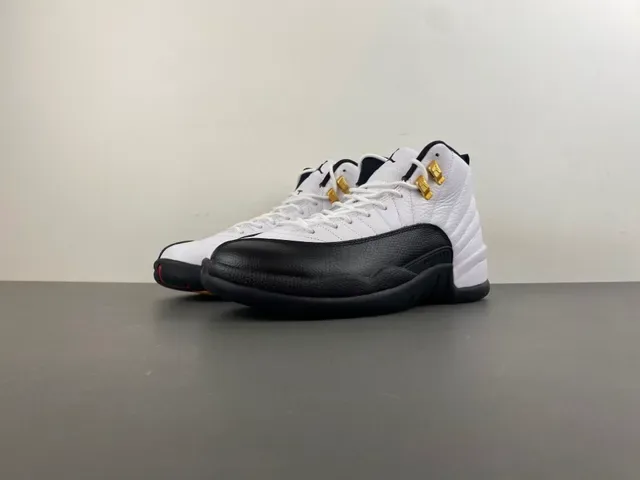 Air Jordan 12 Blanc Noir Doré Chaussures de Basketball 11