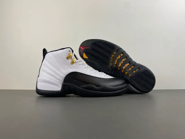 Air Jordan 12 Blanc Noir Doré Chaussures de Basketball 13