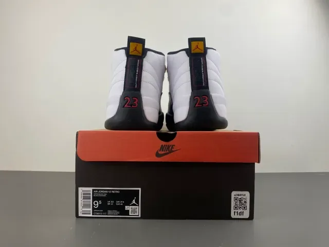 Air Jordan 12 Blanc Noir Doré Chaussures de Basketball 18