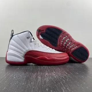 Air Jordan 12 白红黑篮球鞋