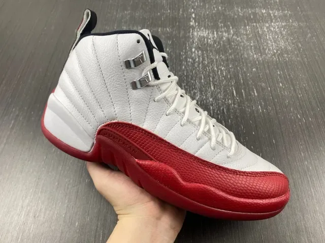 Air Jordan 12 Tênis de Basquete Branco Vermelho Preto 4