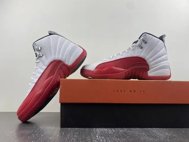 Air Jordan 12 Tênis de Basquete Branco Vermelho Preto 14