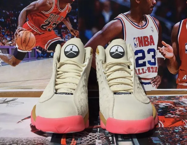 Tênis de basquete Air Jordan 13 favo de mel creme dourado rosa 2