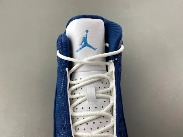 Air Jordan 13 Navy and White Chaussures de Basketball 7