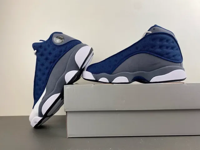 Air Jordan 13 Navy and White Chaussures de Basketball 15