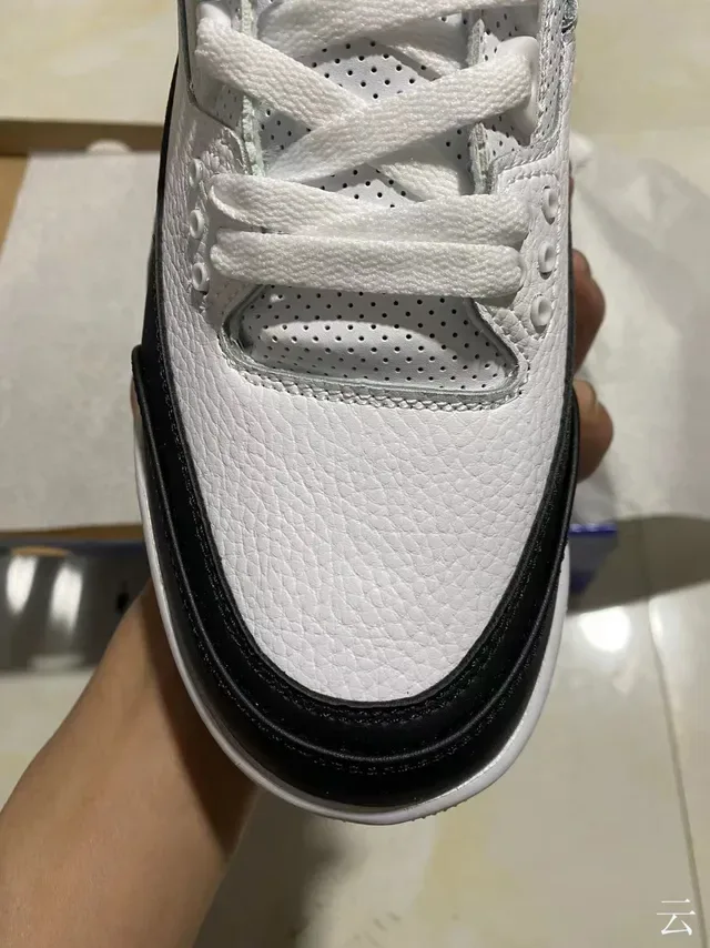 Air Jordan 3 Tênis de Basquete Branco e Preto 3