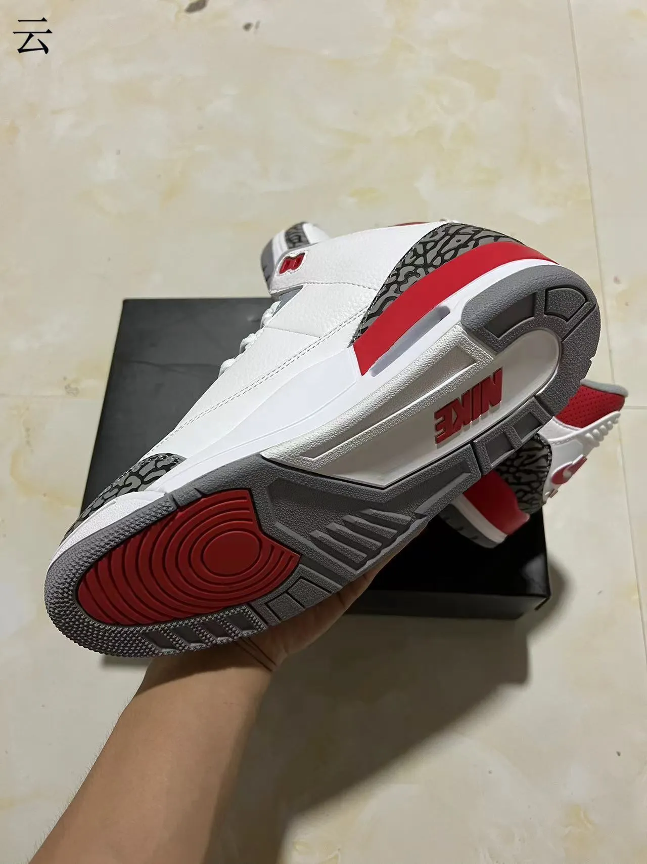 Chaussures de basketball Air Jordan 3 blanc et rouge à imprimé éléphant 6
