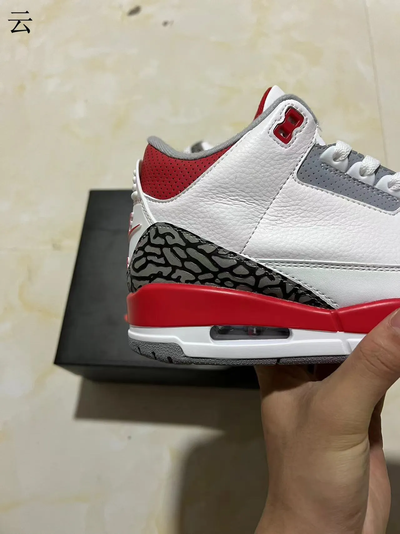 Chaussures de basketball Air Jordan 3 blanc et rouge à imprimé éléphant 7