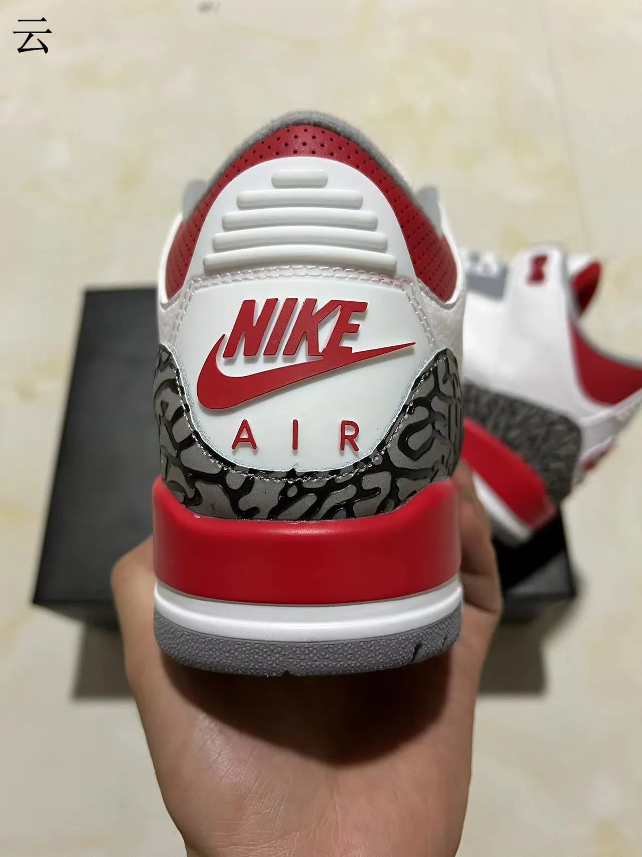 Chaussures de basketball Air Jordan 3 blanc et rouge à imprimé éléphant 8