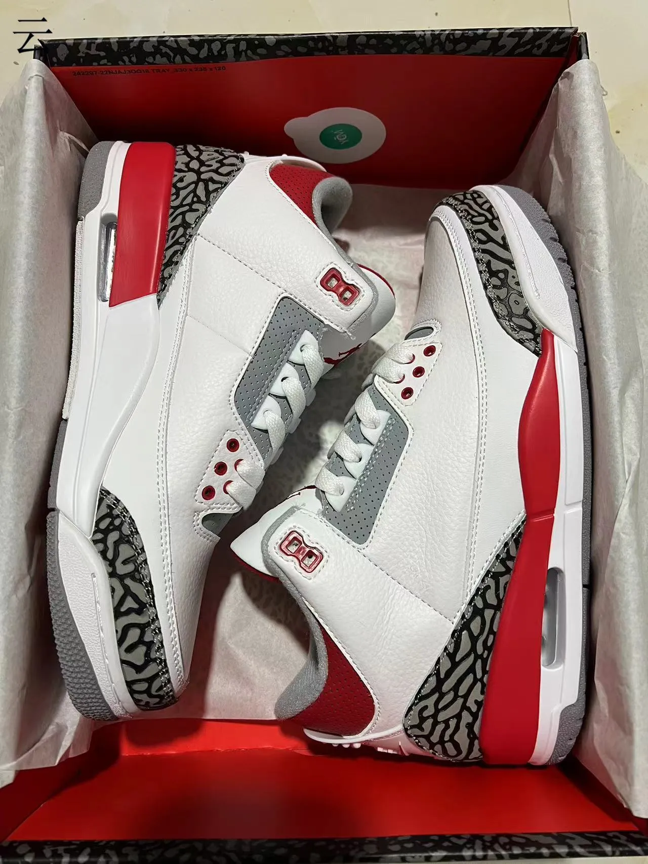 Chaussures de basketball Air Jordan 3 blanc et rouge à imprimé éléphant 9