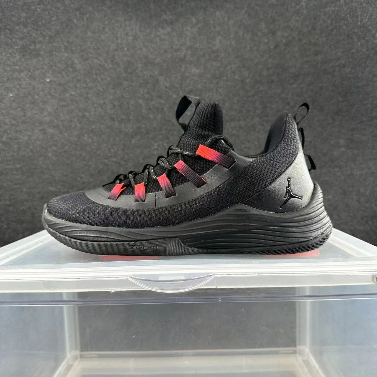 Air Jordan 36 Chaussures de basketball à lacets dégradé noir et rouge 2