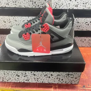 Air Jordan 4 灰黑红篮球鞋