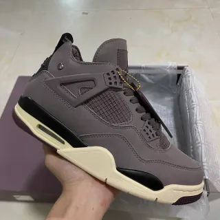 Air Jordan 4 柔和灰米白黑篮球鞋