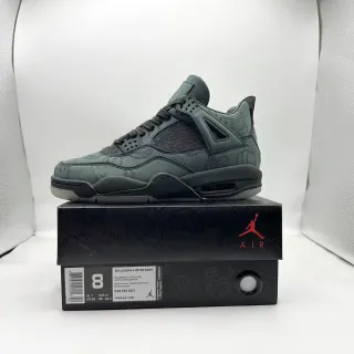 Air Jordan 4 Retro KAWS 黑色/黑色-透明-夜光 篮球鞋