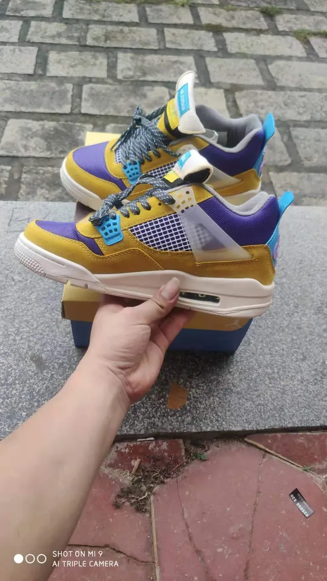 Chaussures de basketball Air Jordan 4 Retro jaune violet cyan 2