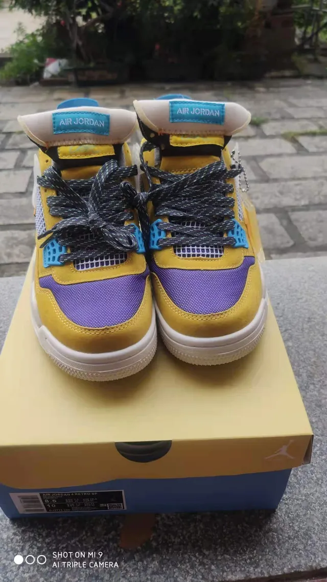 Chaussures de basketball Air Jordan 4 Retro jaune violet cyan 3