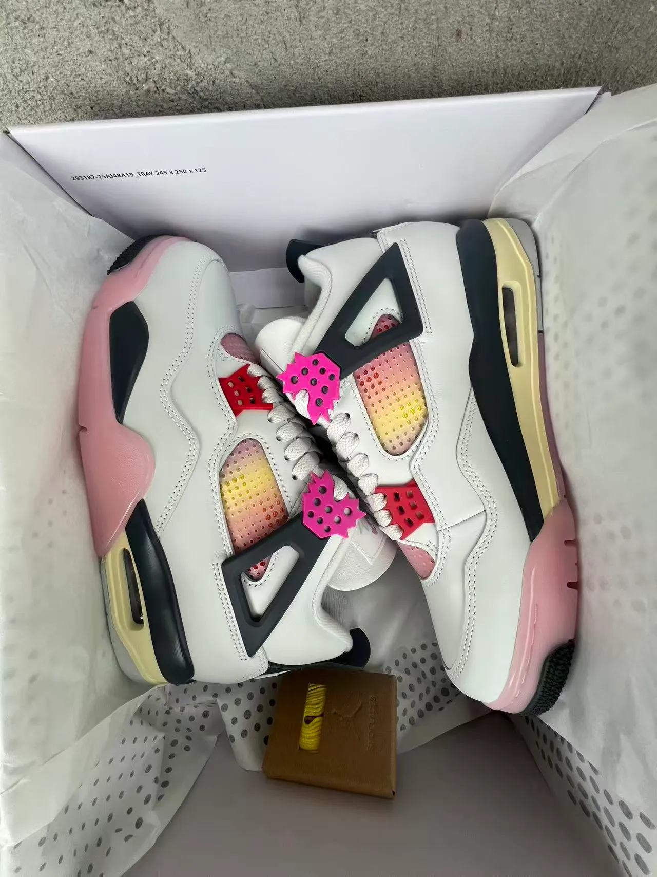 Air Jordan 4 White Black Pink Gradient Tongue Basketball Shoes 9