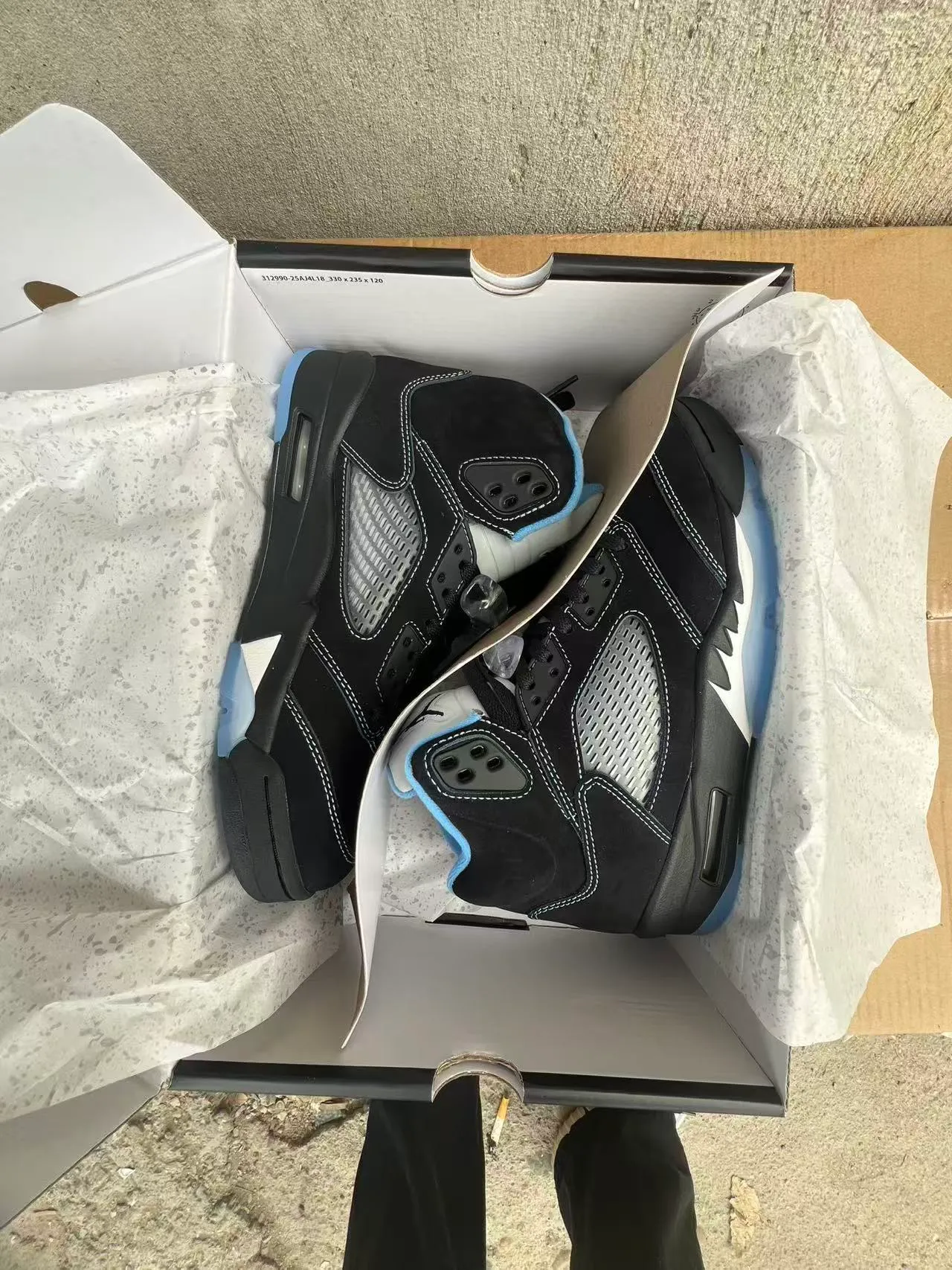 Air Jordan 5 Preto Azul Claro Branco Tênis de Basquete 3