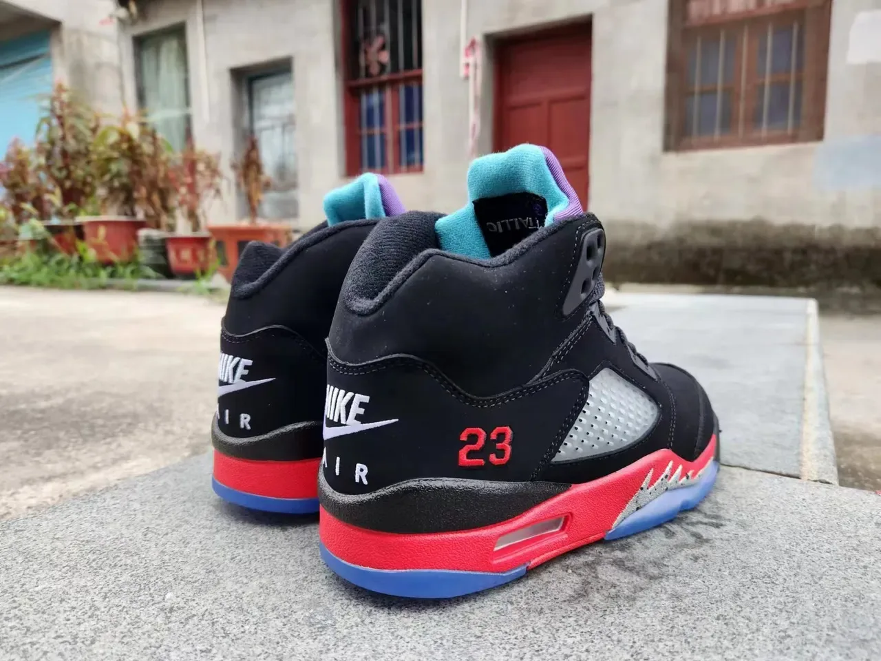 Air Jordan 5 Preto Vermelho Azul Tênis de Basquete 4