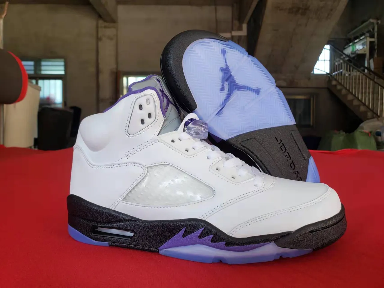 Air Jordan 5 Branco Roxo Preto Tênis de Basquete 2