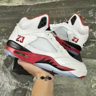 Air Jordan 5 白红黑篮球鞋