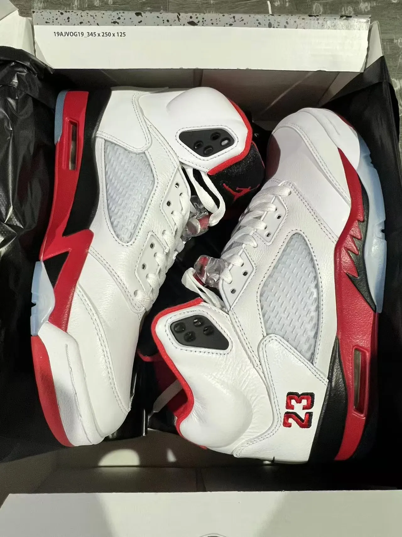 Air Jordan 5 Blanc Rouge Noir Chaussures de Basketball 3