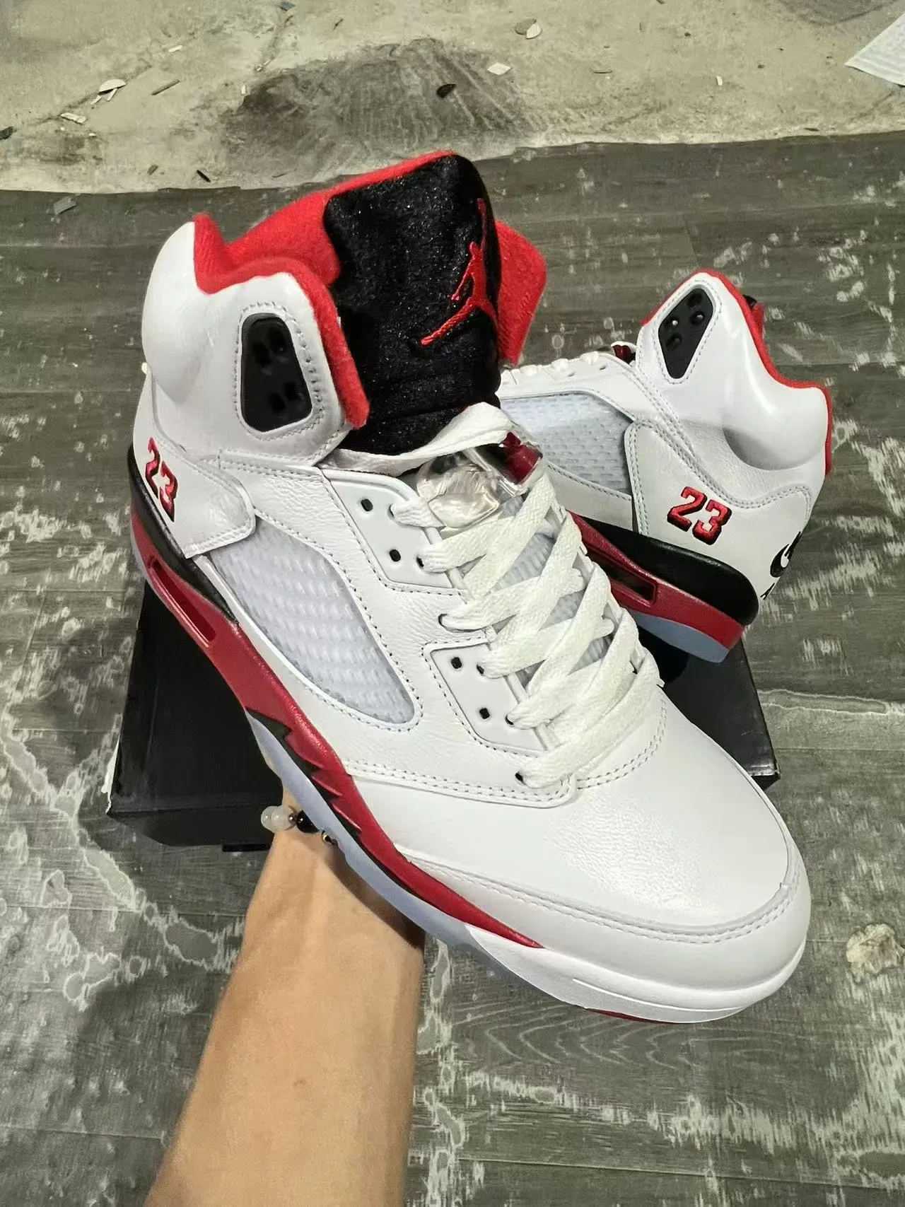 Air Jordan 5 Blanc Rouge Noir Chaussures de Basketball 10