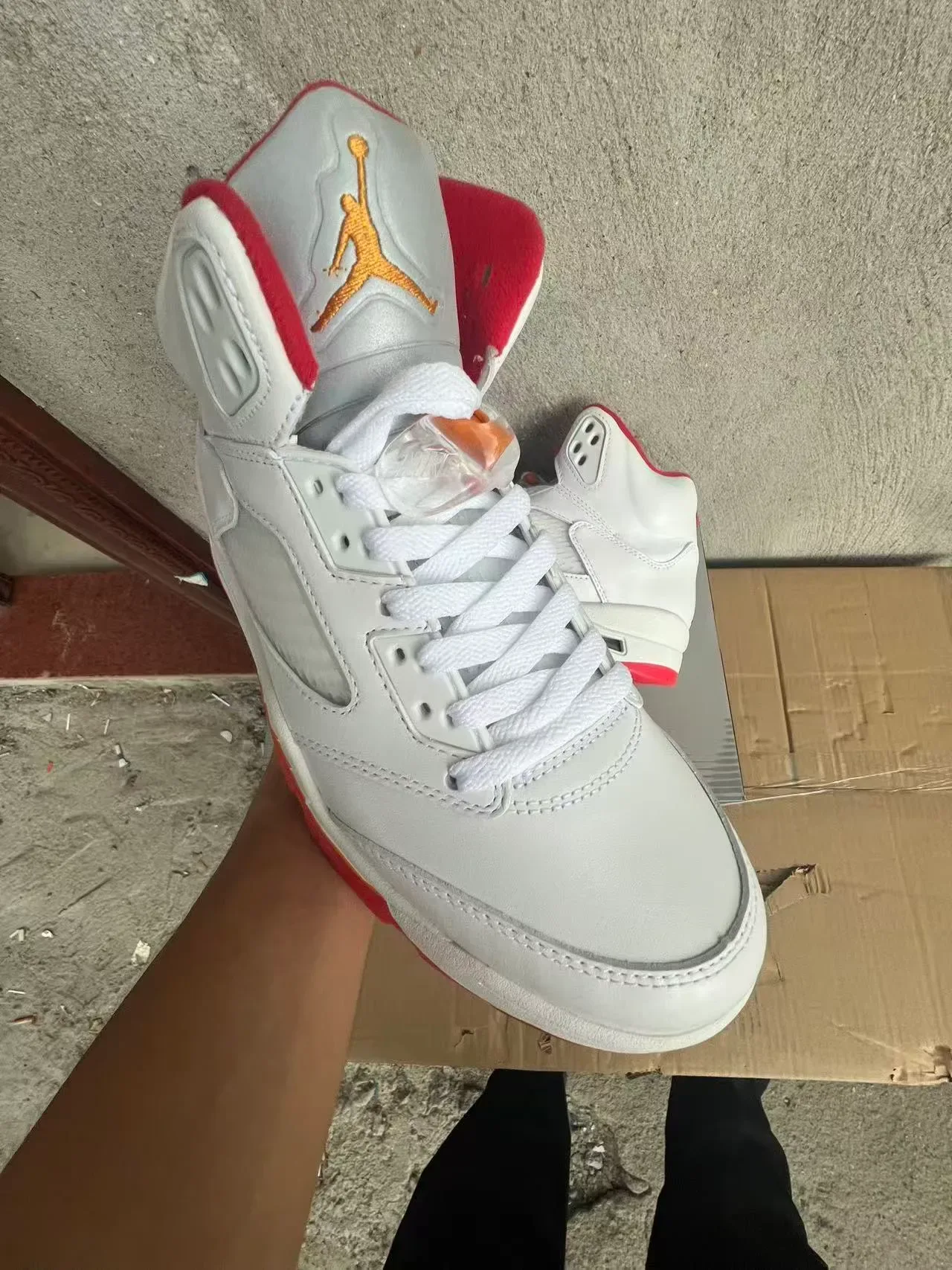Air Jordan 5 Blanc Rouge Orange Flame Chaussures de Basketball 2
