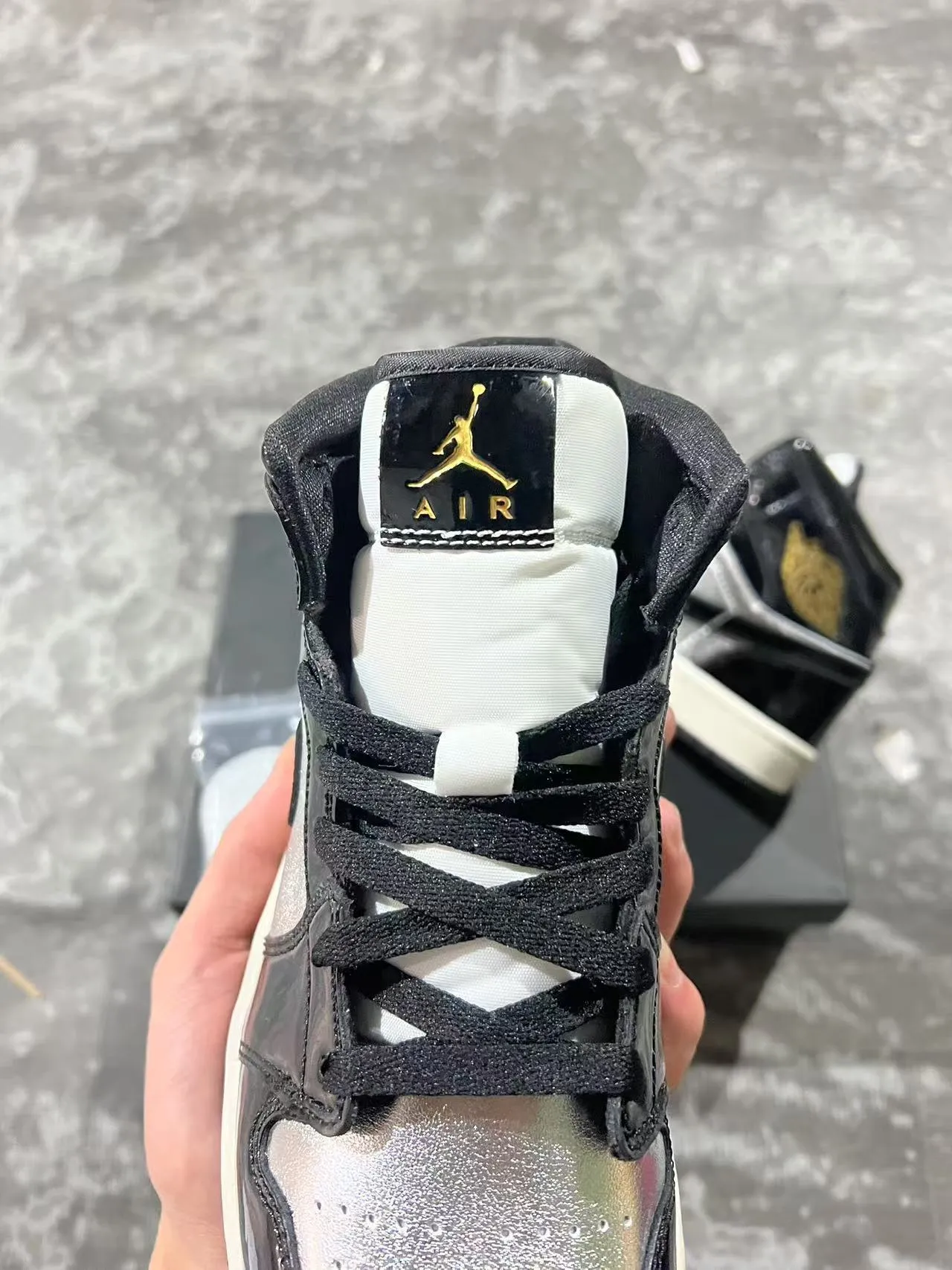 Air Jordan Tênis de Basquete Preto Prata Alto Brilhante Couro Patent 4
