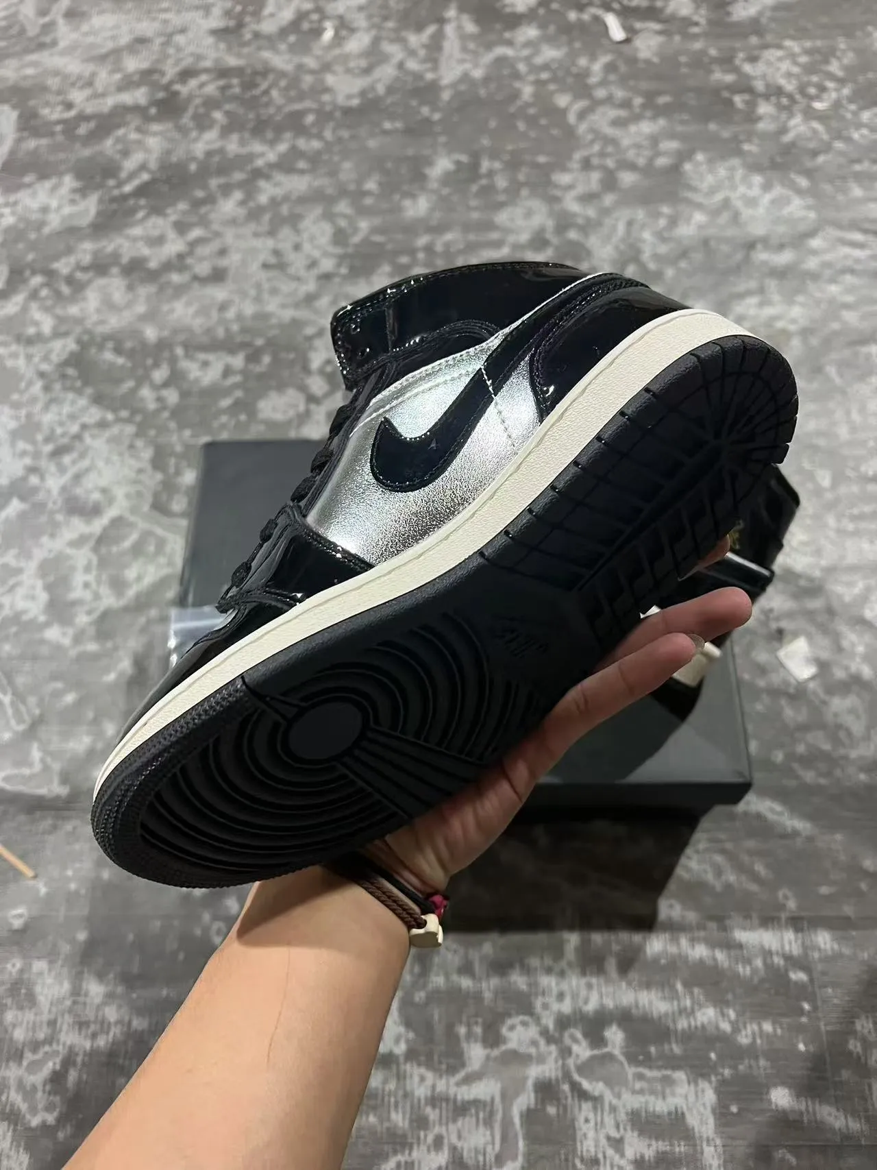 Air Jordan Tênis de Basquete Preto Prata Alto Brilhante Couro Patent 6