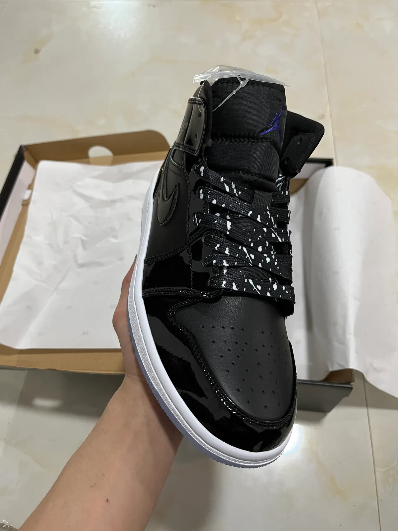 Air Jordan Black White Glossy Patent Leather Upper High-Top Silhouette Basketball Shoes 2