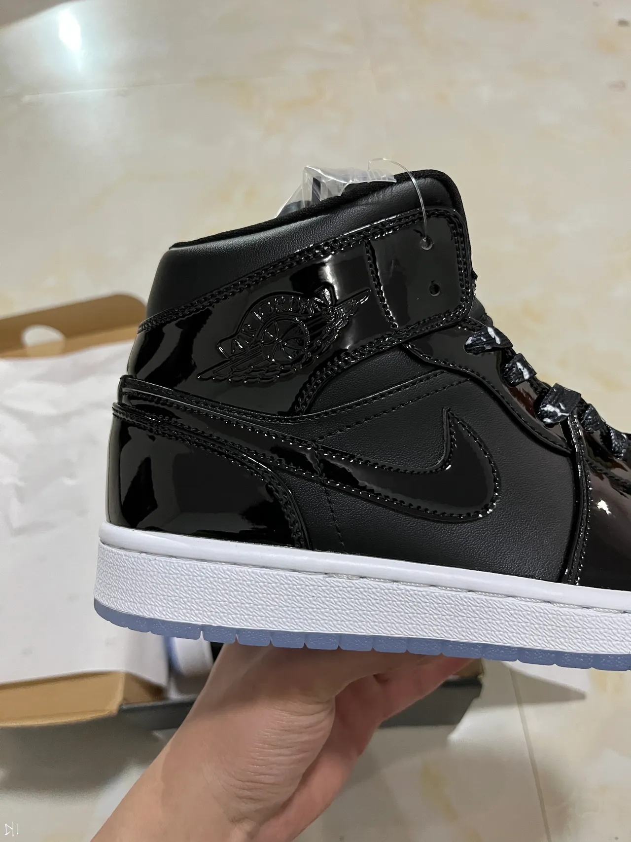 Air Jordan Black White Glossy Patent Leather Upper High-Top Silhouette Basketball Shoes 6