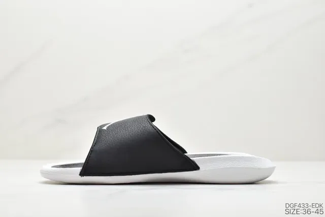 Air Jordan Slide Black and White Slippers 4