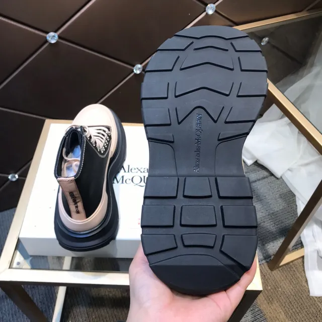 Alexander McQueen Oversized Sneaker Black and Beige Chunky Sneakers 4
