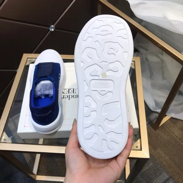 Alexander McQueen حذاء رياضي أوفرسايز أزرق ملكي أبيض لايفستايل حذاء رياضي 3