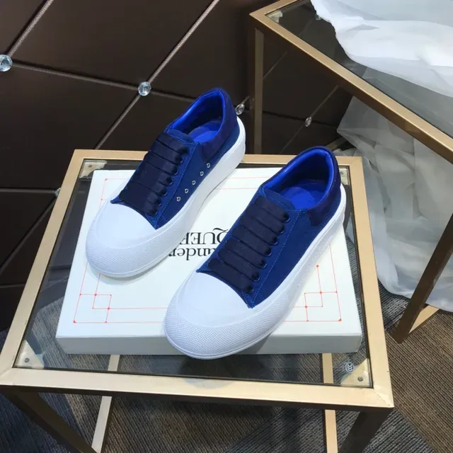 Alexander McQueen حذاء رياضي أوفرسايز أزرق ملكي أبيض لايفستايل حذاء رياضي 9