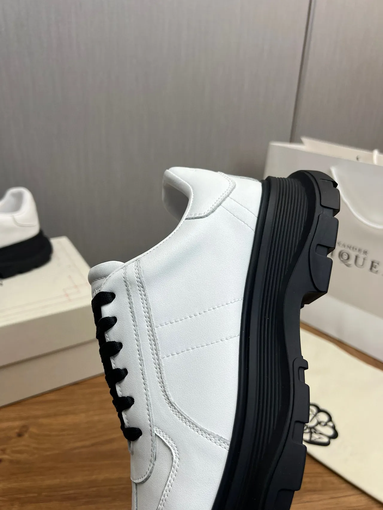 Alexander McQueen Oversized Sneaker White Black Chunky Sneakers 2
