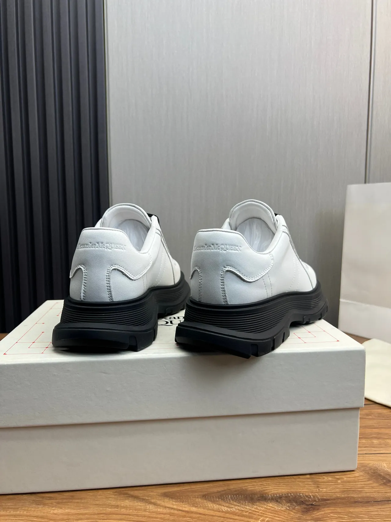 Alexander McQueen Oversized Sneaker White Black Chunky Sneakers 6