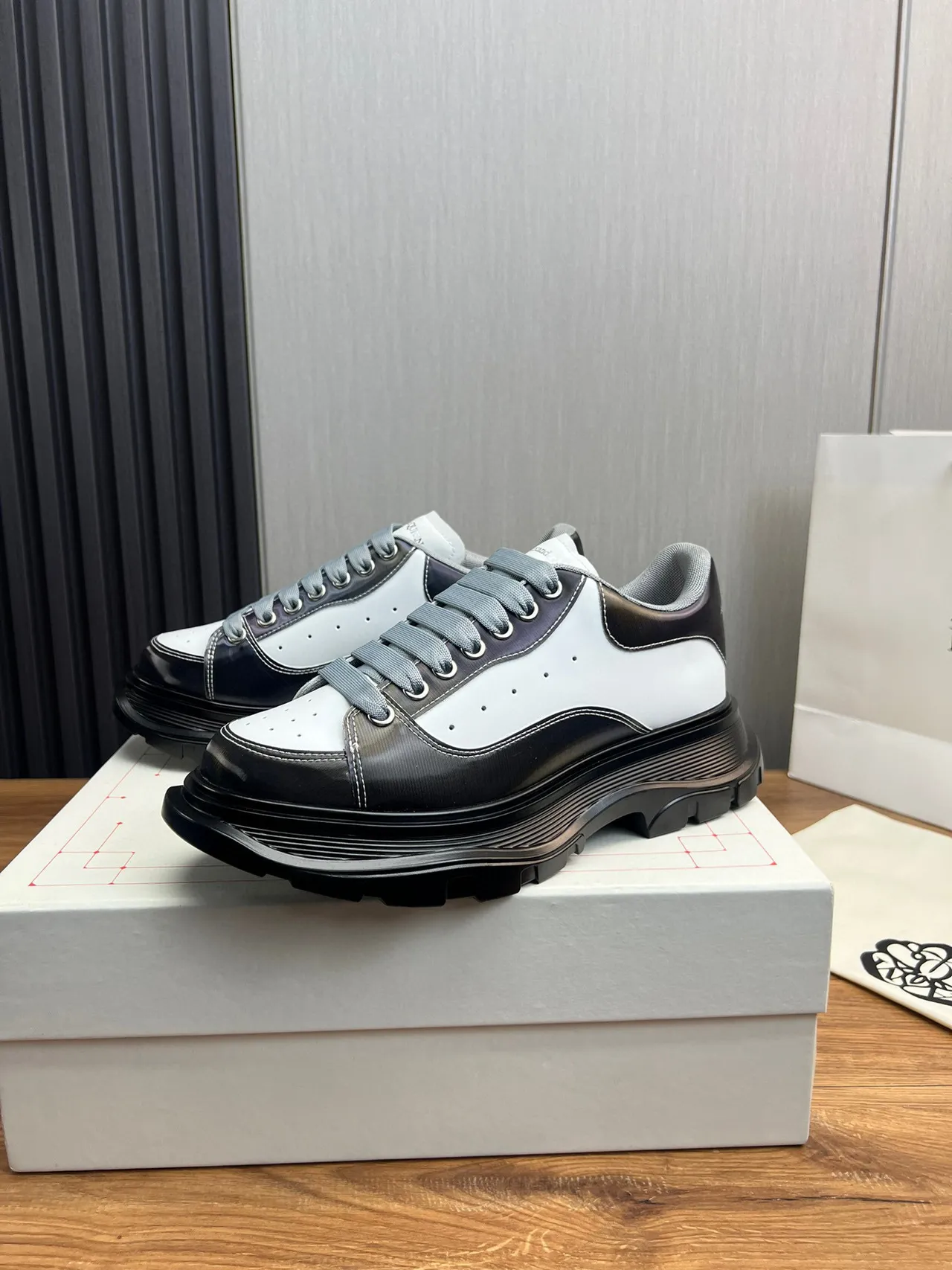 Alexander McQueen Oversized Sneaker White Black Gray Chunky Sneakers 9