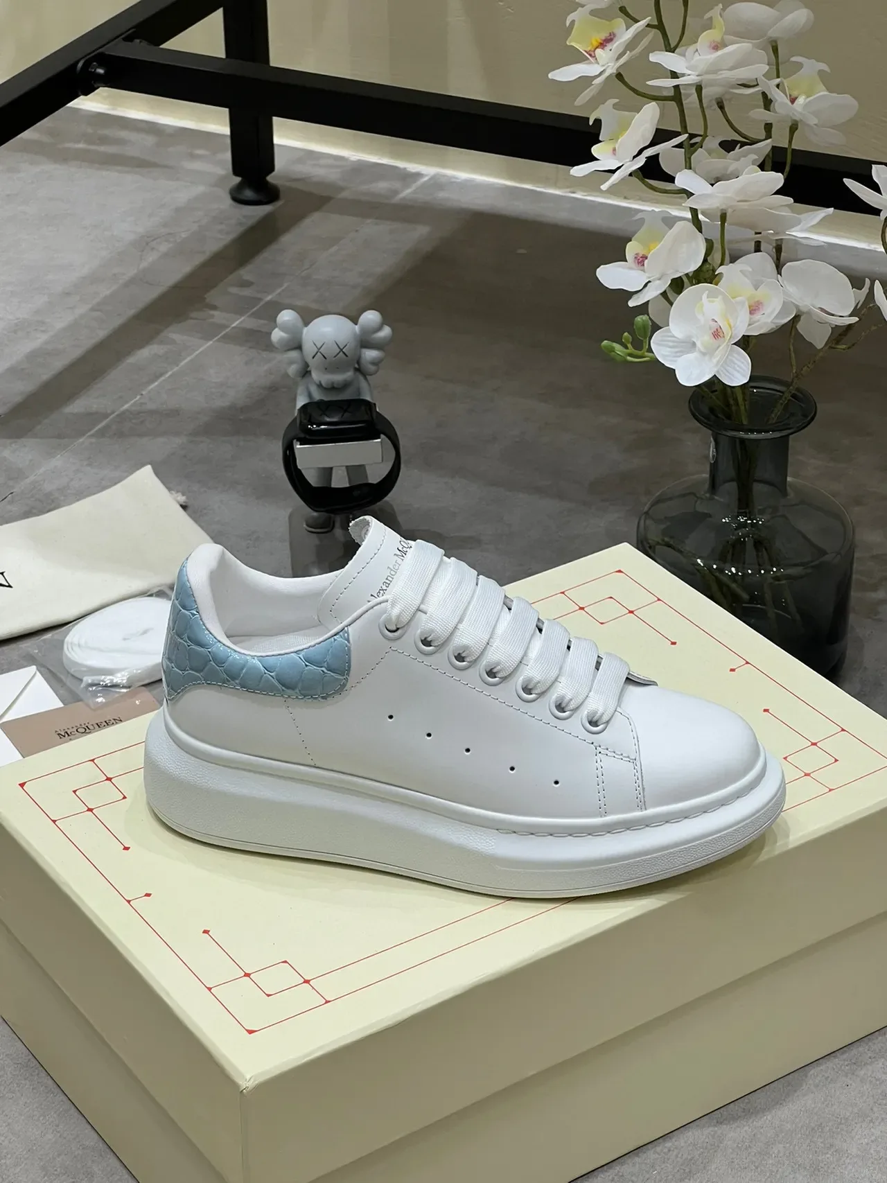 Alexander McQueen Oversized Sneaker White Blue Platform Sole Smooth Leather Upper Lifestyle Sneakers 2