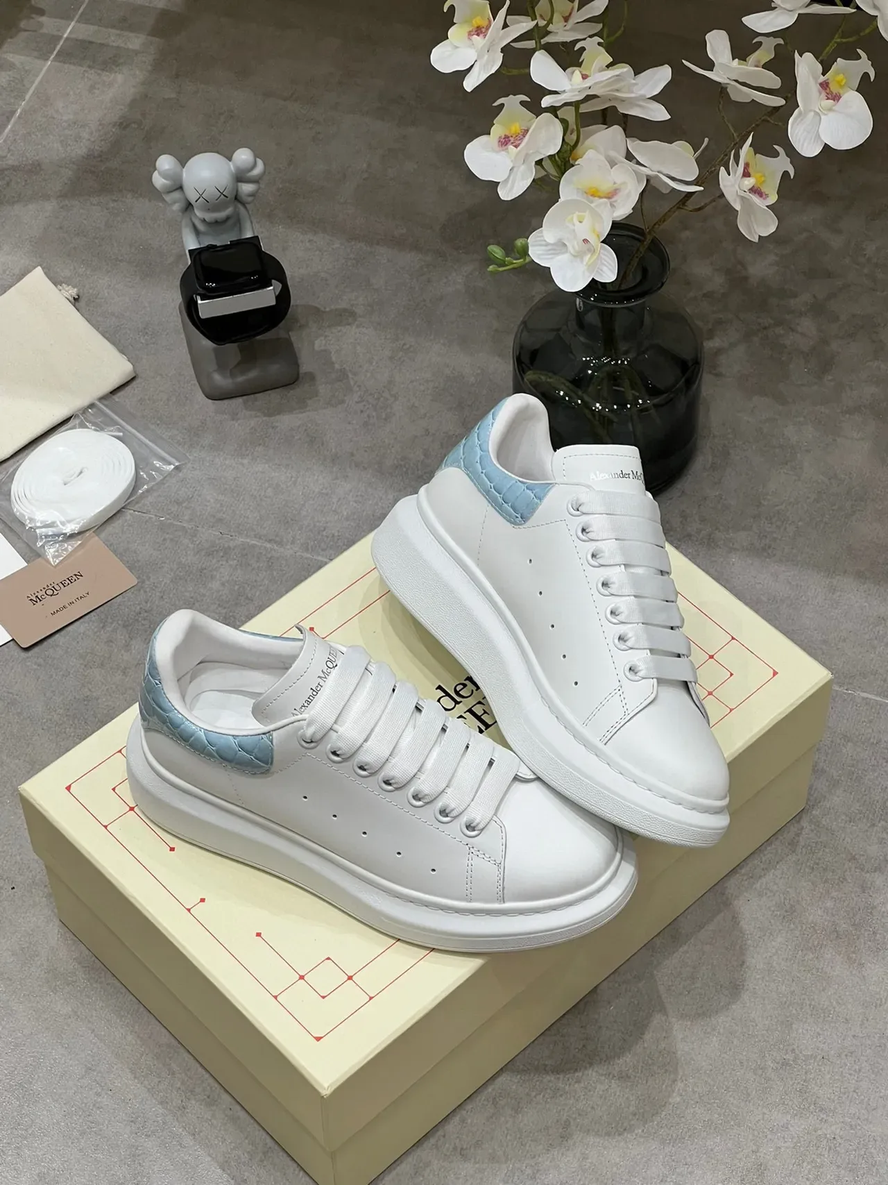 Alexander McQueen Oversized Sneaker White Blue Platform Sole Smooth Leather Upper Lifestyle Sneakers 6