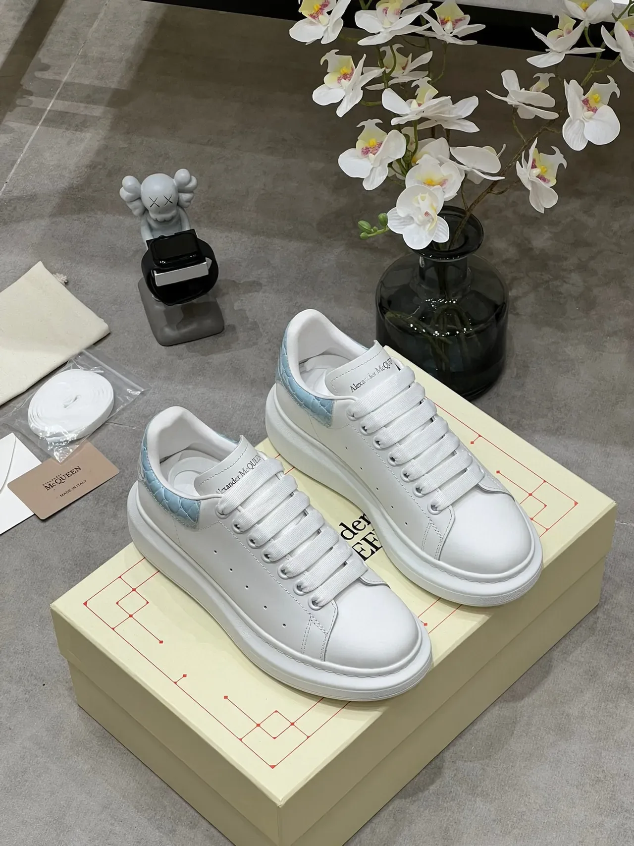 Alexander McQueen Oversized Sneaker White Blue Platform Sole Smooth Leather Upper Lifestyle Sneakers 9
