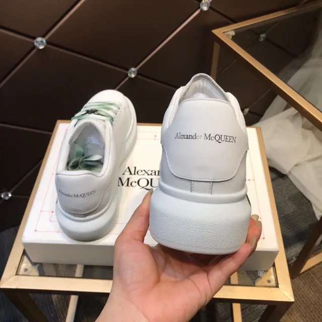 Alexander McQueen Zapatilla oversized blanco verde suela plataforma cinta gradiente cordones chunky sneakers 6