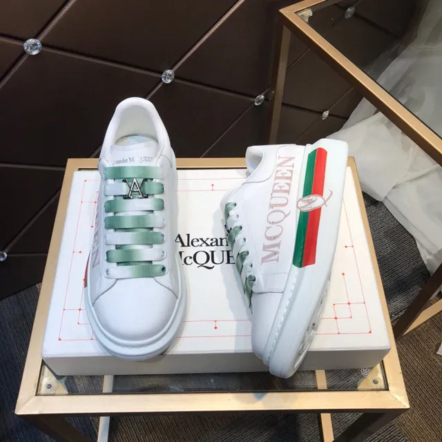 Alexander McQueen Zapatilla oversized blanco verde suela plataforma cinta gradiente cordones chunky sneakers 8